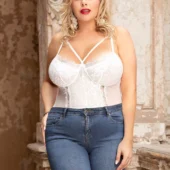 Body blanc grande taille Caprice (porté avec un jeans)