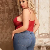 Body rouge en dentelle grande taille Thalia (5)