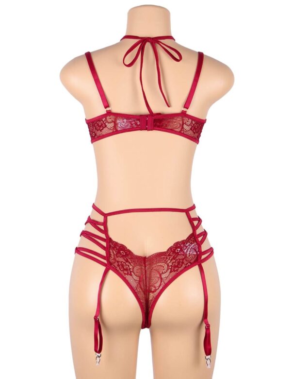 Ensemble dentelle et velours rouge Elna (2) Ensemble dentelle et velours rouge Elna