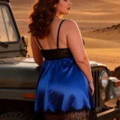Nuisette bleue en satin et dentelle noire (4) Nuisette bleue en satin et dentelle noire