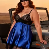 Nuisette bleue en satin et dentelle noire (5) Nuisette bleue en satin et dentelle noire