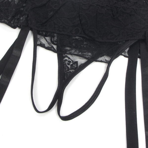 Porte-jarretelles string ouvert frou-frou Noir Jenna (5) Porte-jarretelles string ouvert frou-frou Noir Jenna