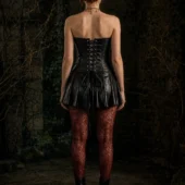 Corset Lénora noir dos laçage, vue éditoriale — Shivaleecious