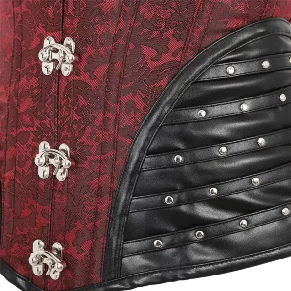 Corset punk rock rouge et cuir clouté Dreamcatcher (vue détail) Corset punk rock rouge et cuir clouté Dreamcatcher (vue détail)
