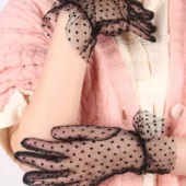 Gants transparents noirs à pois en résille (2)