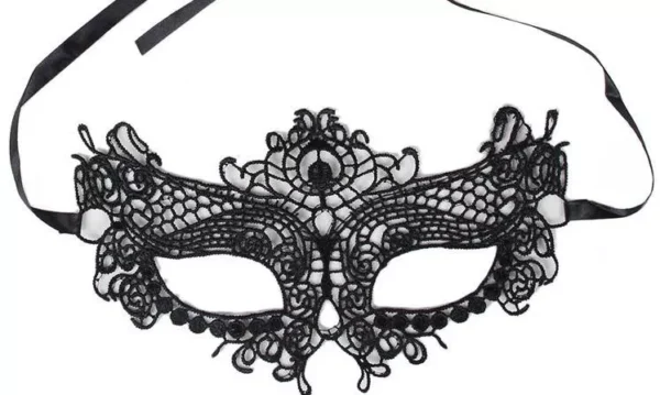 Masque en Dentelle Noir Attraction (2)