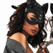 Masque en cuir à oreilles de chat