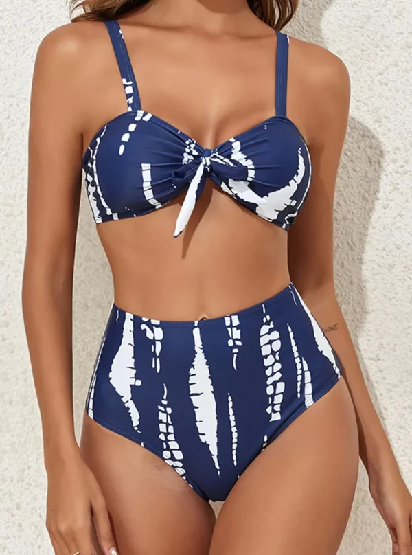 Bikini Tie Dye et sa jupe longue Blue (sans jupe face) Bikini Tie Dye et sa jupe longue Blue (sans jupe face)
