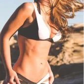 Maillot de bain deux pièces à bandes bicolore Noir & Blanc (profil)