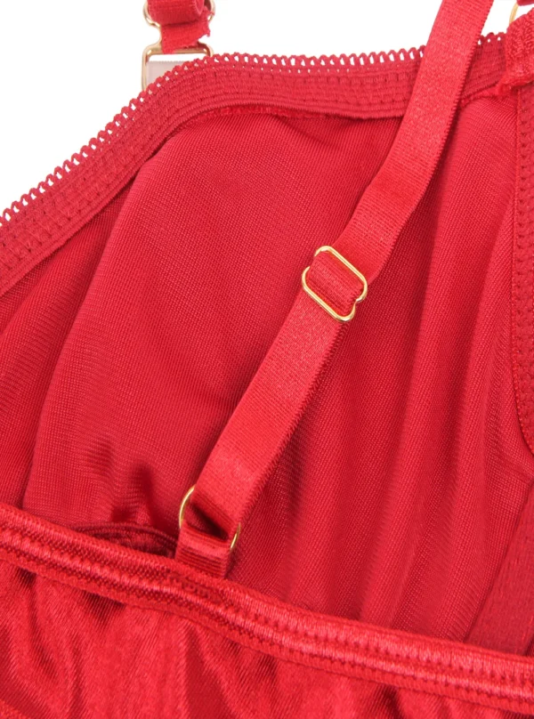 Lingerie en velours rouge Ruby (bretelles) Lingerie en velours rouge Ruby (bretelles)