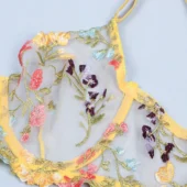 Ensemble transparent jaune à fleurs avec porte-jarretelles Summer (détails)