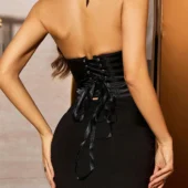 Bustier noir en satin (vue de dos)