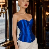 Corset en satin bleu porté, vue trois quarts — Shivaleecious