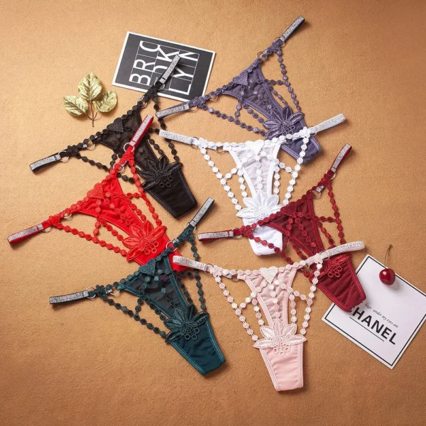 string brodé chic Amalia