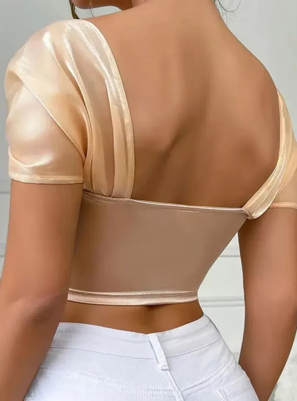 Dos dégagé audacieux du bustier Fanny, parfait pour un look sensuel et sophistiqué