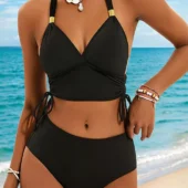 Maillot de bain deux-pièces noir rétro-chic, vue de devant montrant la bande ajustable sous la poitrine