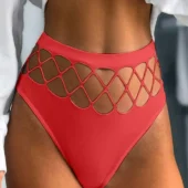 String rouge passion avec motifs résille face