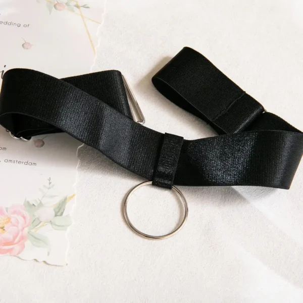 Body cuir, résille et ficelles Romana (collier)