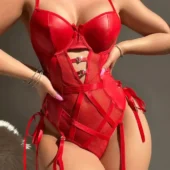 Body cuir rouge à jarretelles Passion