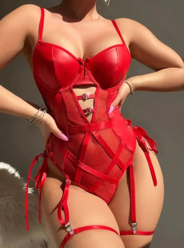 Body cuir rouge à jarretelles Passion