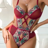 Body sexy brodé rouge avec jupe amovible - Muse Pourpre - sans jupe Body sexy brodé rouge sans jupe – vue avant.