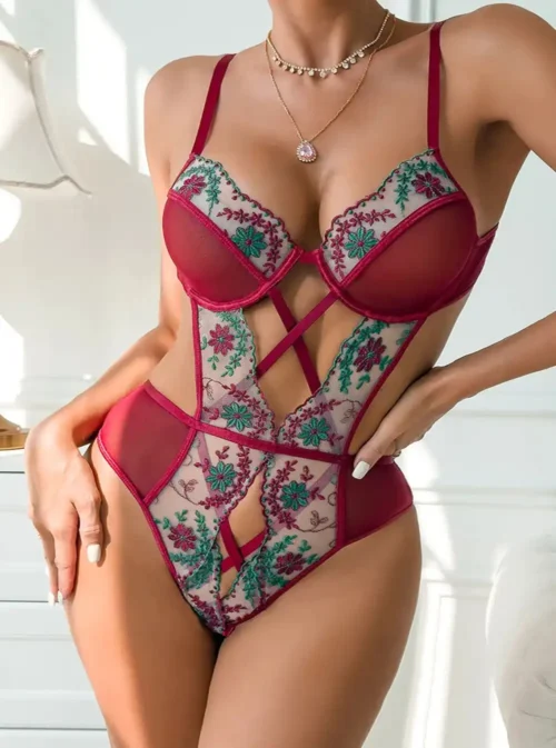 Body sexy brodé rouge sans jupe – vue avant.