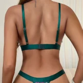 Body sexy vert brodé vu de dos, coupe string et bretelles satinées ajustables.