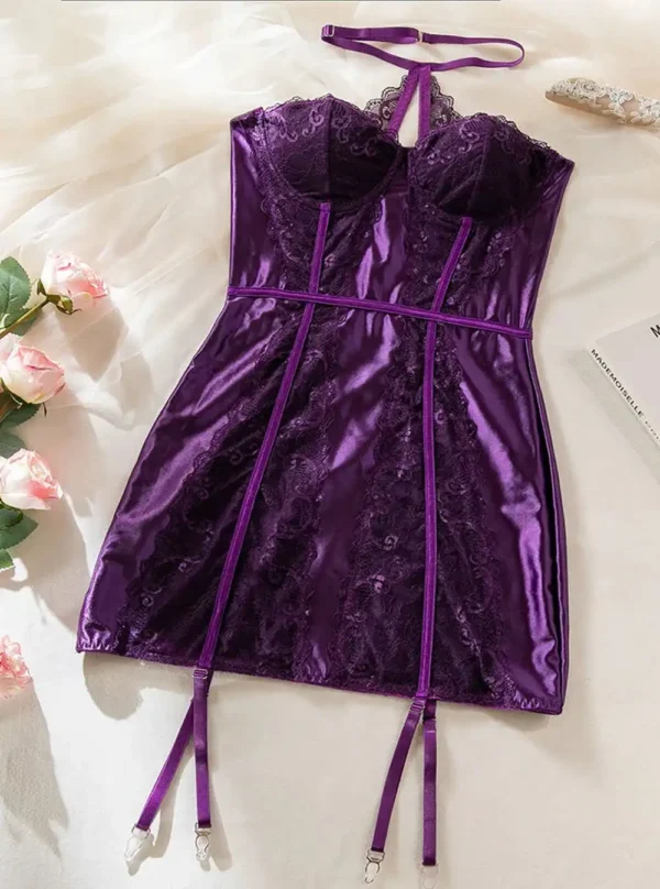 Guêpière satinée et dentelle - violet à plat guêpière satinée et dentelle violette à plat