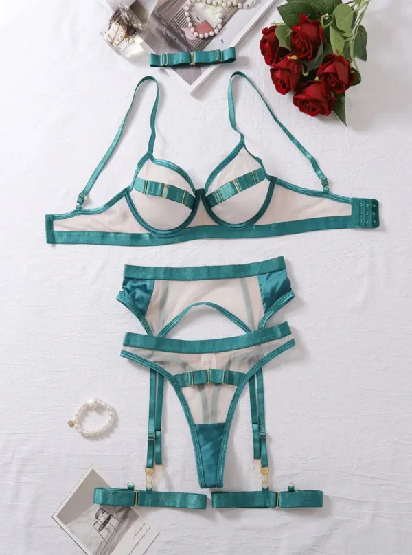Passion Envoûtante – Lingerie Sexy Rouge ou Bleue 5 pièces - bleu produit à plat Ensemble de lingerie Passion Envoûtante bleu océan 5 pièces présenté à plat.