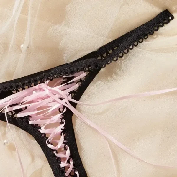 String à lacets noir et rose Timea (laçages) String à lacets noir et rose Timea (laçages)