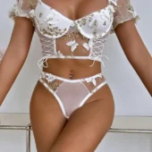 Ensemble lingerie broderie manches courtes blanc vue de face