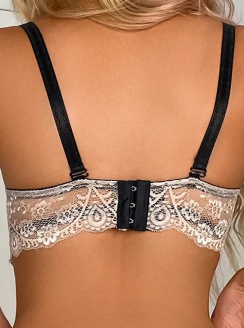 Dos du soutien-gorge dentelle bicolore avec fermeture agrafée