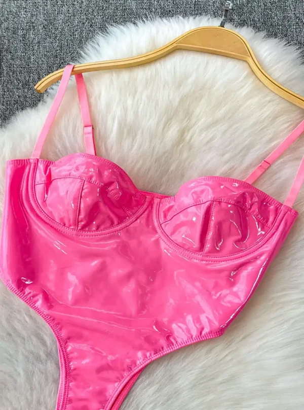 Body cuir bustier glamour rose à plat