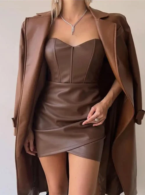 Robe bustier en cuir marron Aspa avec manteau long