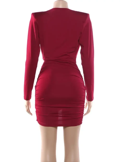 Robe rouge décolleté plongeant moulante vue de dos