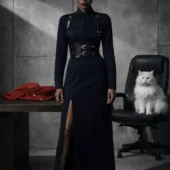 Harnais cuir Valdis noir porté sur chemise marine boutonnée, vue de face