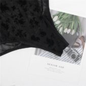 Body dentelle florale manches courtes jarretières