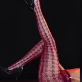Collants bordeaux en résille à motifs géométriques (4) Collants bordeaux en résille à motifs géométriques