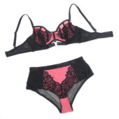 Ensemble soutien-gorge armaturé rose et noir Iris (3) Ensemble soutien-gorge armaturé rose et noir Iris