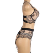 Ensemble soutien-gorge dentelle porte-jarretelles noir et blanc Aurélia (3) Ensemble soutien-gorge dentelle porte-jarretelles noir et blanc Aurélia
