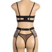Ensemble soutien-gorge dentelle porte-jarretelles noir et blanc Aurélia (6) Ensemble soutien-gorge dentelle porte-jarretelles noir et blanc Aurélia
