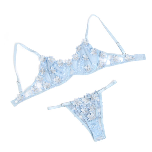 Ensemble triangle tulle fleurs brodées 3D Camélia bleu (4) Ensemble triangle tulle fleurs brodées 3D Camélia