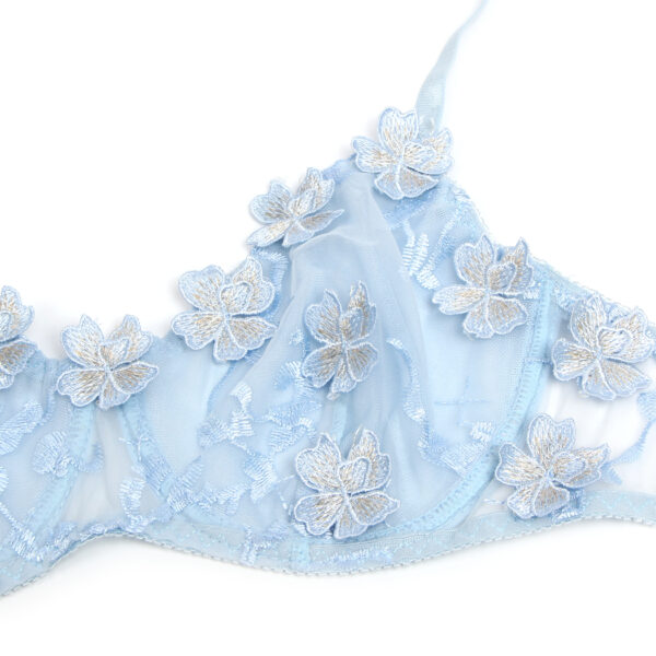 Ensemble triangle tulle fleurs brodées 3D Camélia bleu (6) Ensemble triangle tulle fleurs brodées 3D Camélia