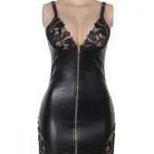 Nuisette moulante zippée effet cuir et dentelle (3) Nuisette moulante zippée effet cuir et dentelle