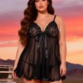 Nuisette noire à décolleté fleuri et nœud satin (5) Nuisette noire à décolleté fleuri et nœud satin