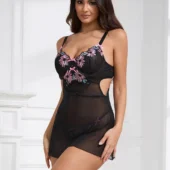 Nuisette noire transparente à fleurs brodées roses