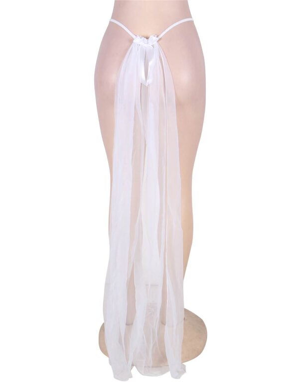 String blanc de mariée avec voile (2) String blanc de mariée avec voile Elowen